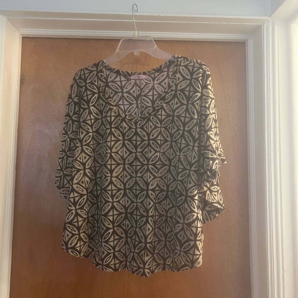 Adoro Women’s Light & Dark Brown Poncho Style Scoop Neck Short Sleeve Blouse